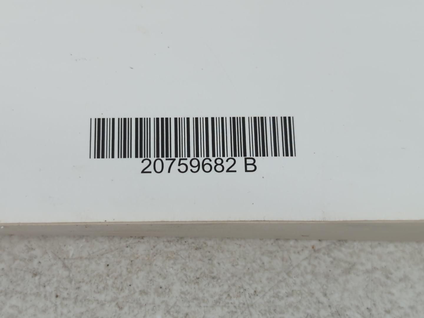 2011 Chevrolet Traverse Owners Manual Book Guide P/N:20759682 B OEM Used Auto Parts - Oemusedautoparts1.com