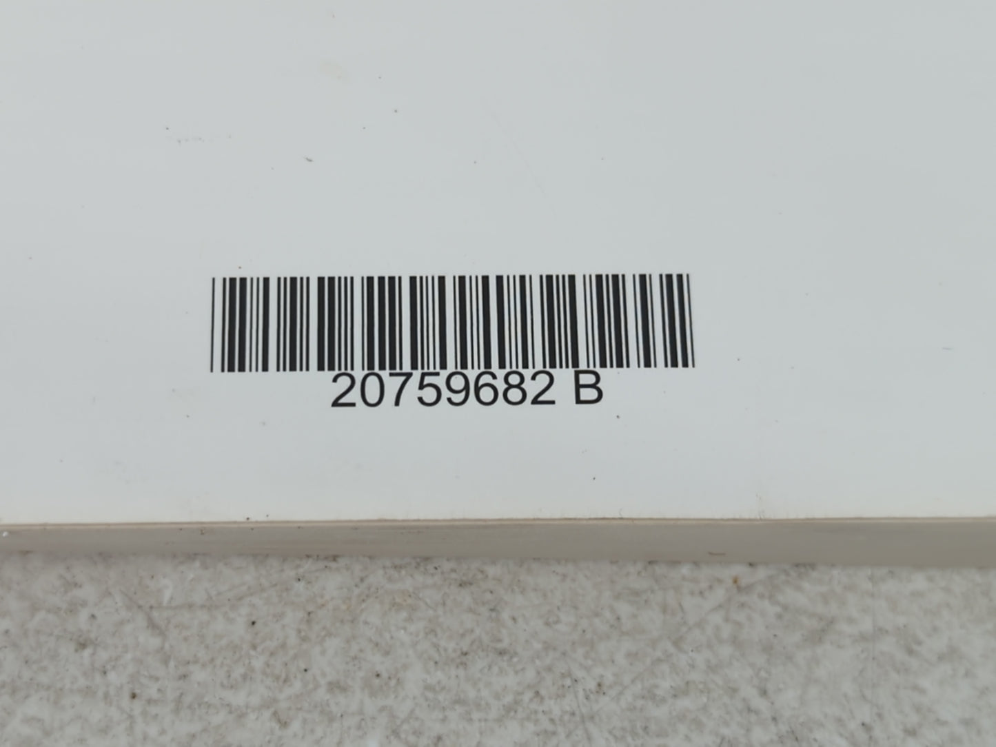 2011 Chevrolet Traverse Owners Manual Book Guide P/N:20759682 B OEM Used Auto Parts - Oemusedautoparts1.com