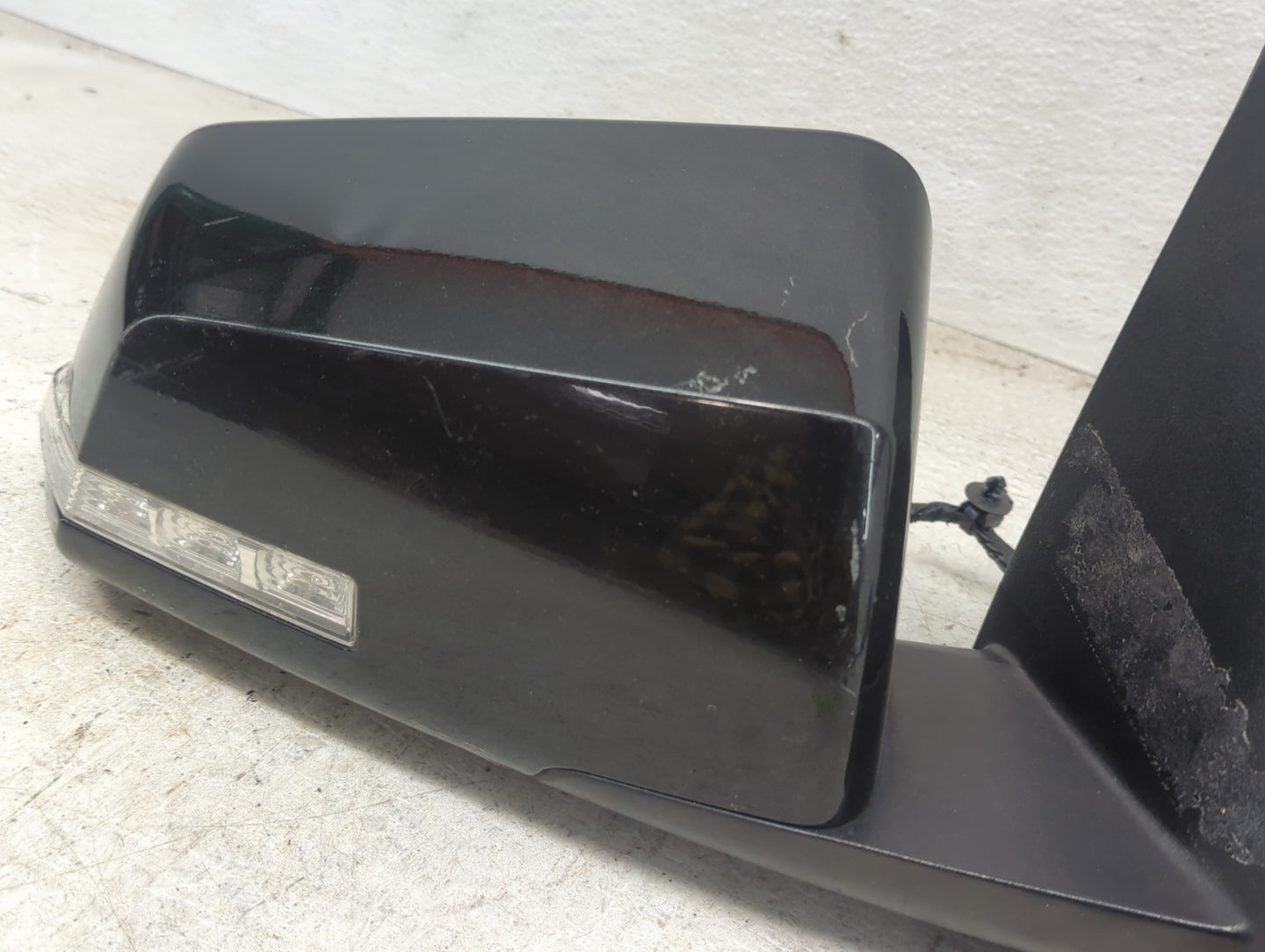 2015-2017 Chevrolet Traverse Passenger Side View Mirror - Right Door Mirror OEM Used - Oemusedautoparts1.com