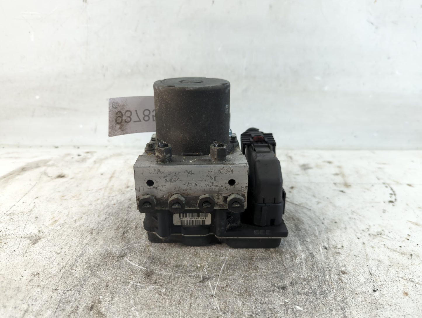 2011 Chevrolet Traverse ABS Pump Control Module Replacement P/N:25840315 MC2, 265 230 111 01 Fits OEM Used Auto Parts - Oemu