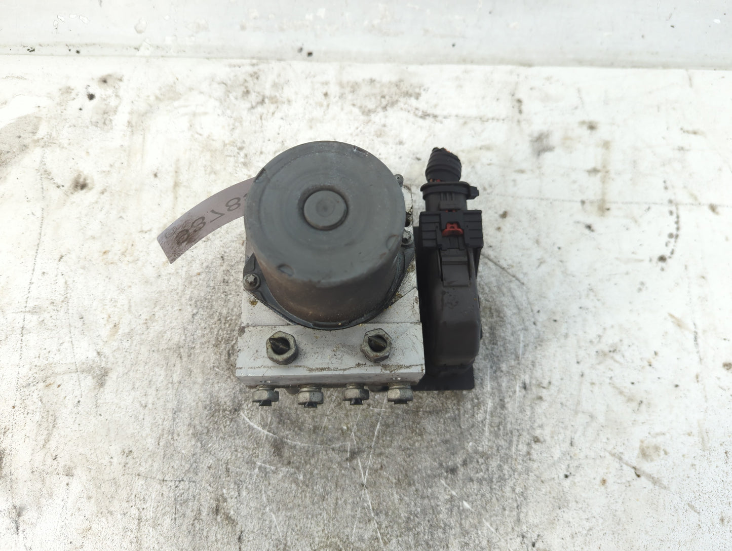 2011 Chevrolet Traverse ABS Pump Control Module Replacement P/N:25840315 MC2, 265 230 111 01 Fits OEM Used Auto Parts - Oemu