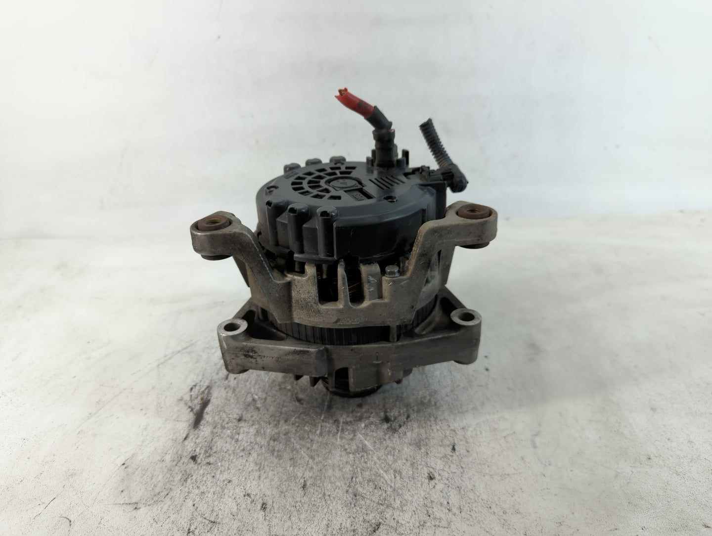 2013-2021 Chevrolet Trax Alternator Replacement Generator Charging Assembly Engine OEM P/N:2611889 A 13577154 Fits OEM Used 