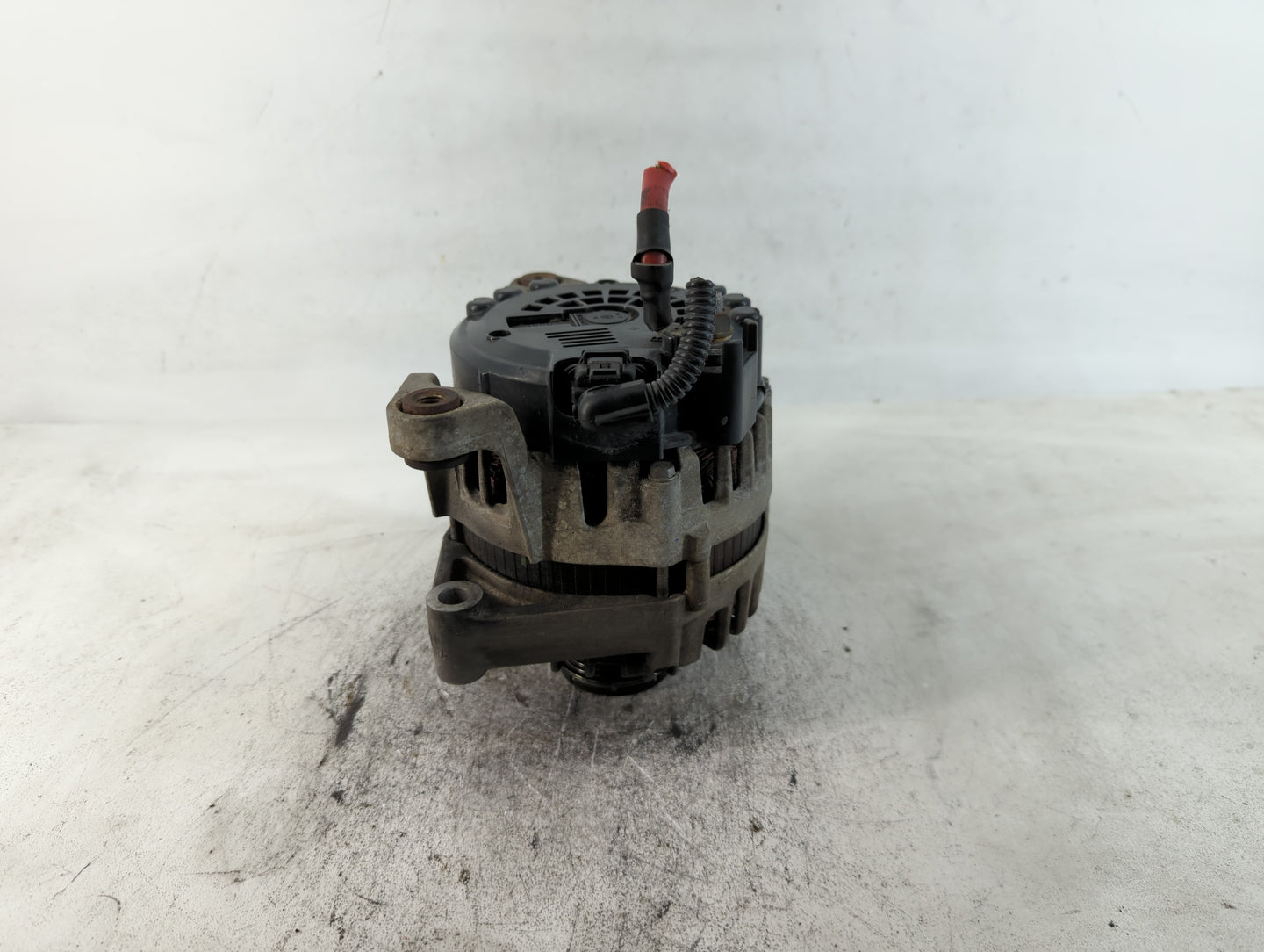2013-2021 Chevrolet Trax Alternator Replacement Generator Charging Assembly Engine OEM P/N:2611889 A 13577154 Fits OEM Used 