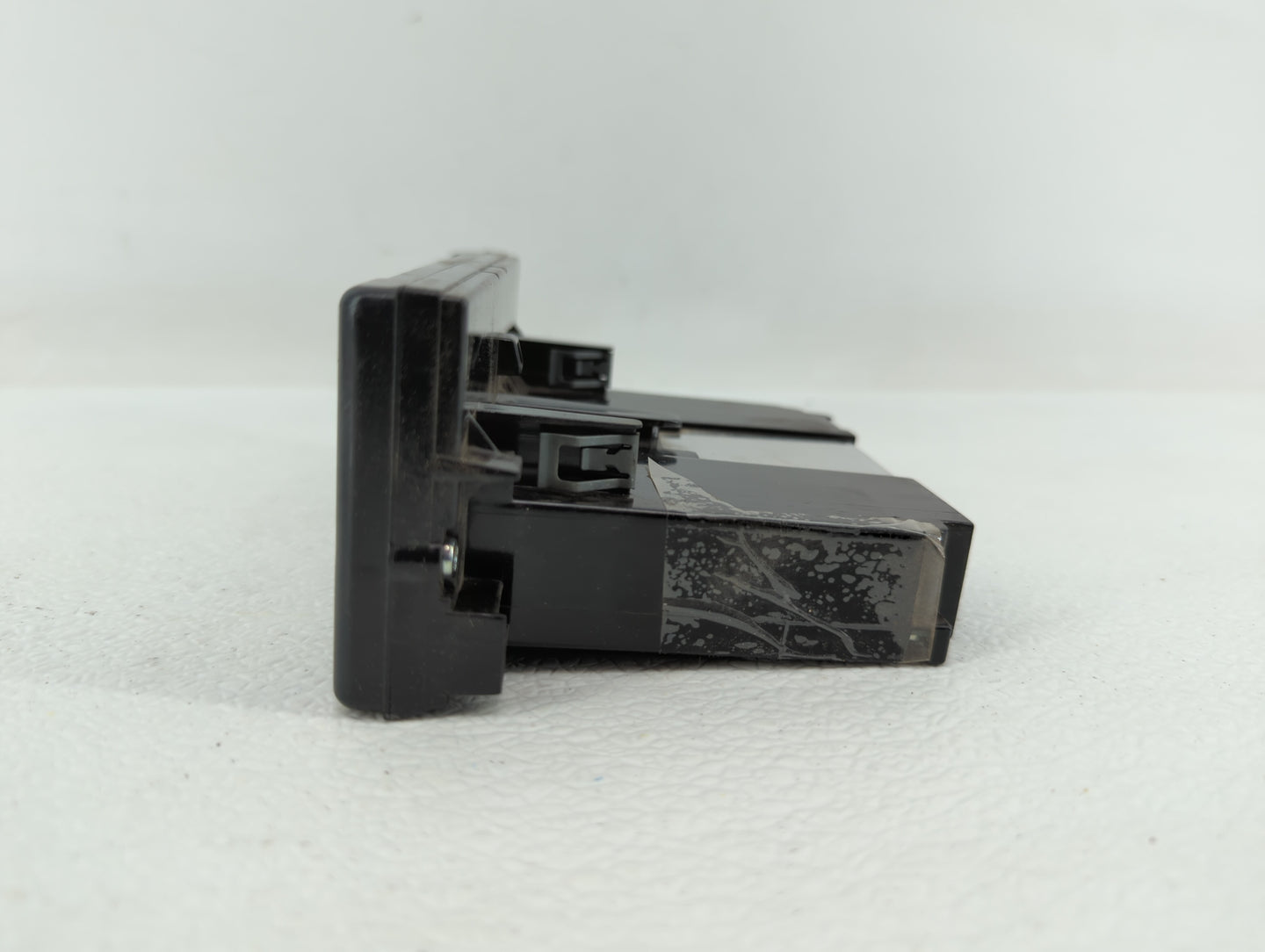 2011 Chevrolet V30 Information Display Screen - Oemusedautoparts1.com