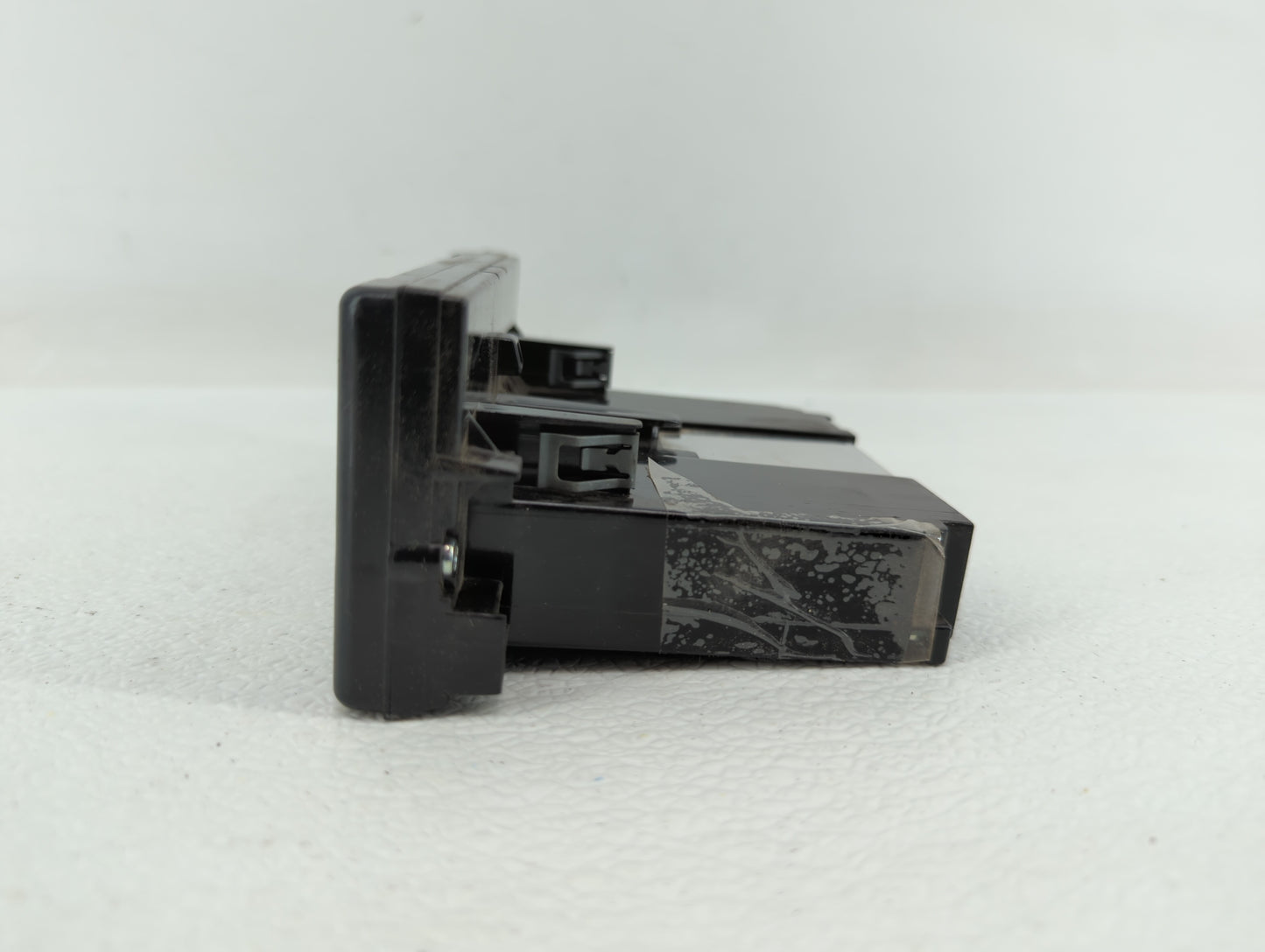 2011 Chevrolet V30 Information Display Screen - Oemusedautoparts1.com