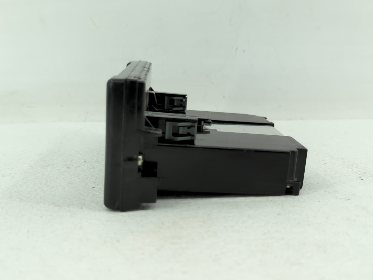 2011 Chevrolet V30 Information Display Screen - Oemusedautoparts1.com