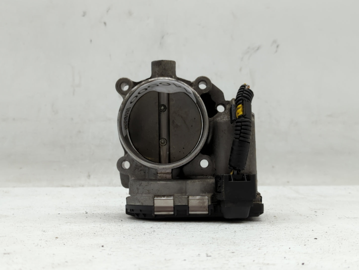 2011 Chevrolet V30 Throttle Body P/N:30711552 Fits OEM Used Auto Parts - Oemusedautoparts1.com