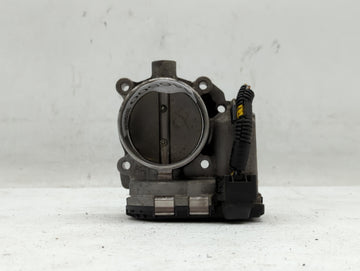 2011 Chevrolet V30 Throttle Body P/N:30711552 Fits OEM Used Auto Parts - Oemusedautoparts1.com