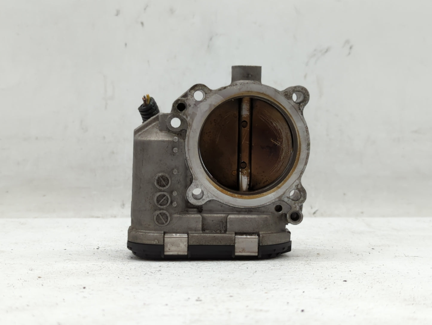 2011 Chevrolet V30 Throttle Body P/N:30711552 Fits OEM Used Auto Parts - Oemusedautoparts1.com