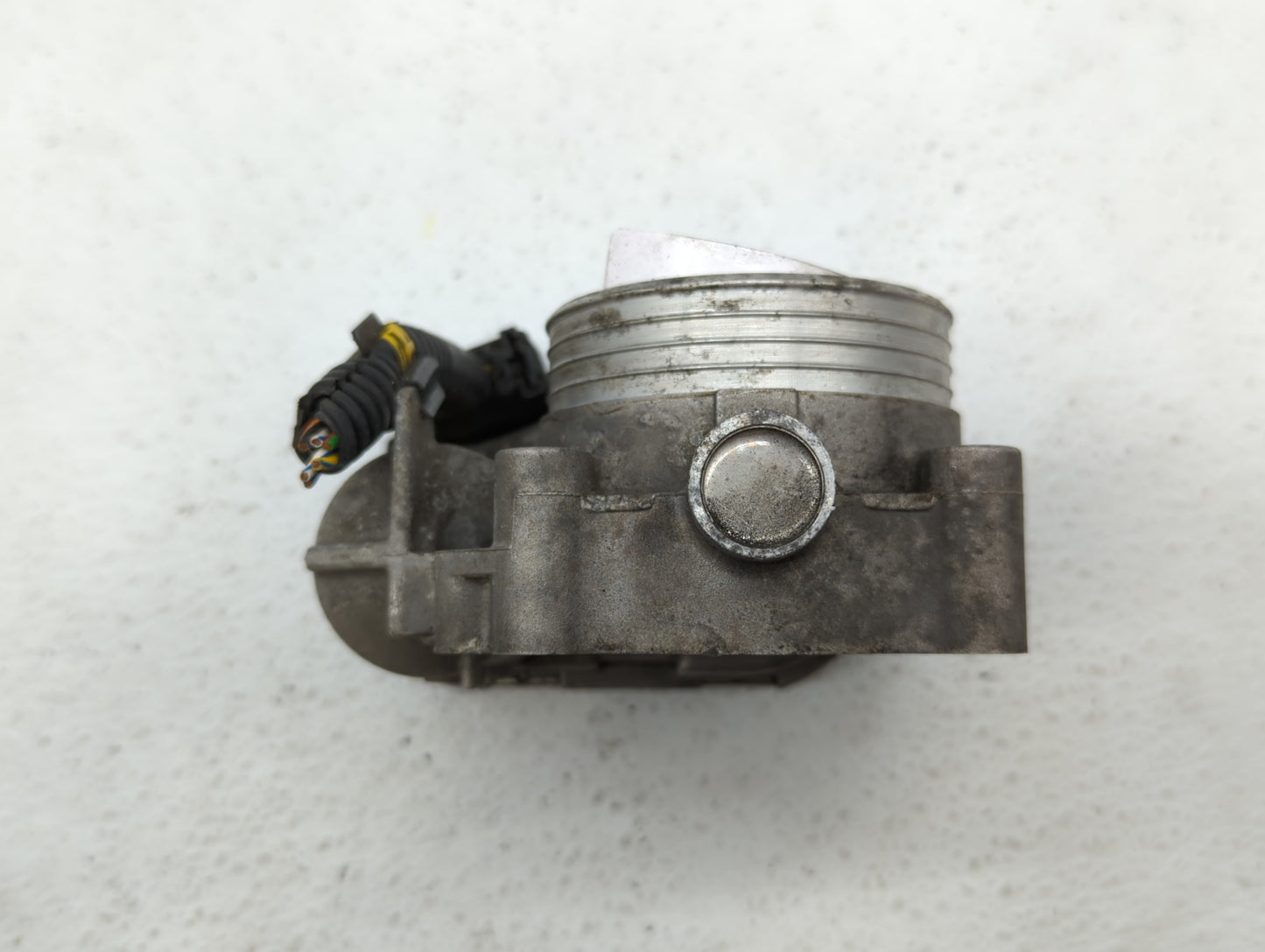 2011 Chevrolet V30 Throttle Body P/N:30711552 Fits OEM Used Auto Parts - Oemusedautoparts1.com