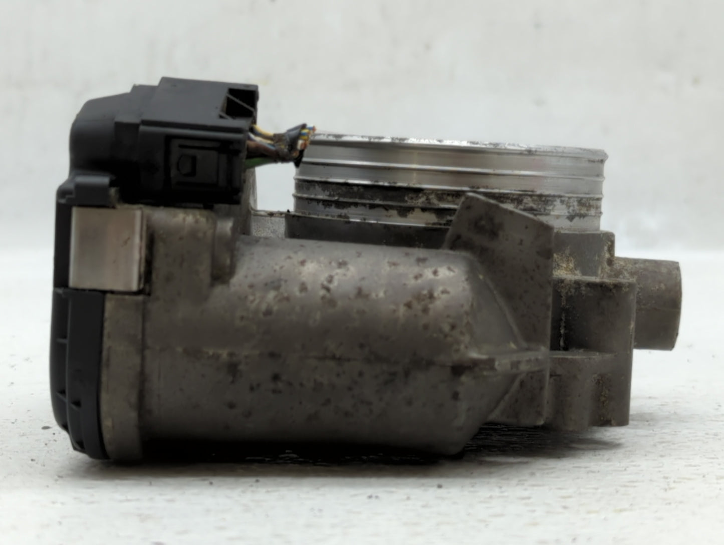 2011 Chevrolet V30 Throttle Body P/N:30711552 Fits OEM Used Auto Parts - Oemusedautoparts1.com