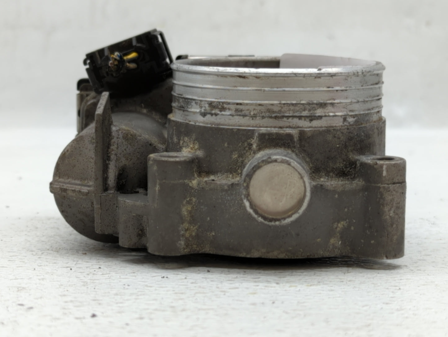 2011 Chevrolet V30 Throttle Body P/N:30711552 Fits OEM Used Auto Parts - Oemusedautoparts1.com