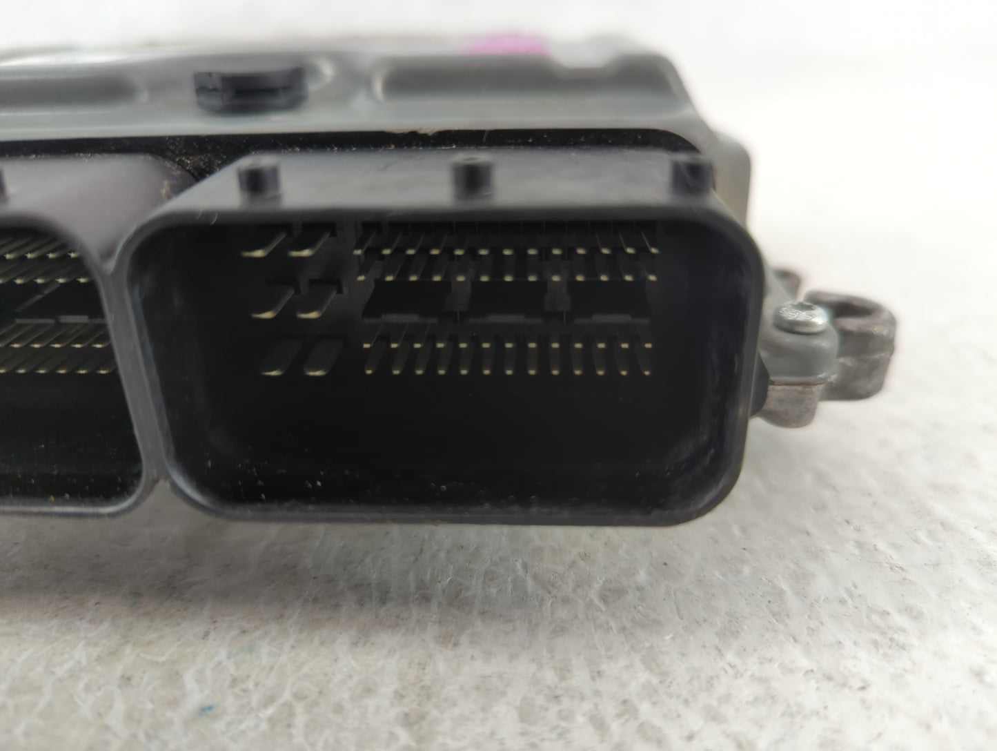 2011 Chevrolet V30 PCM Engine Control Computer ECU ECM PCU OEM P/N:0 261 209 038 Fits OEM Used Auto Parts - Oemusedautoparts