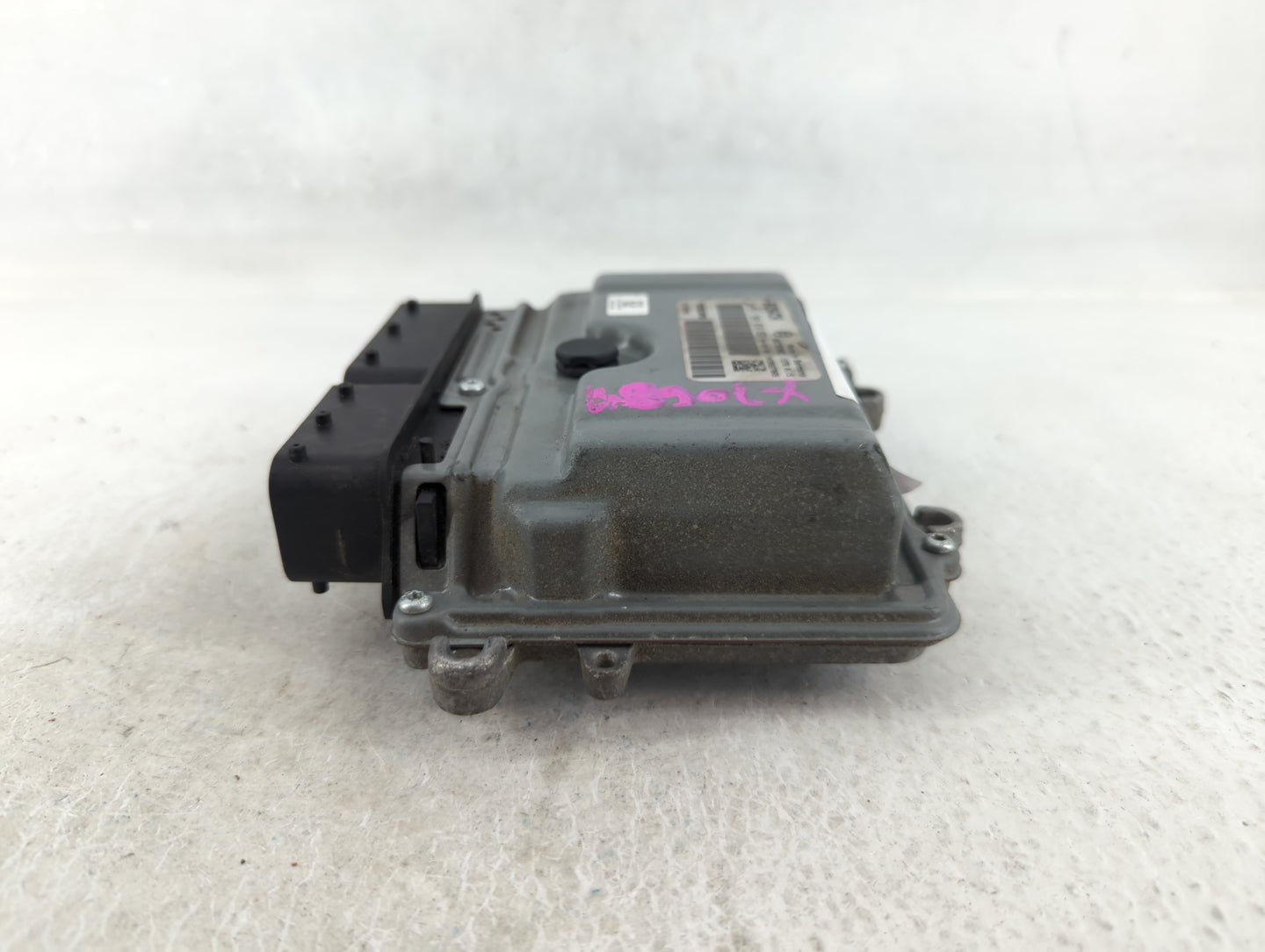 2011 Chevrolet V30 PCM Engine Control Computer ECU ECM PCU OEM P/N:0 261 209 038 Fits OEM Used Auto Parts - Oemusedautoparts