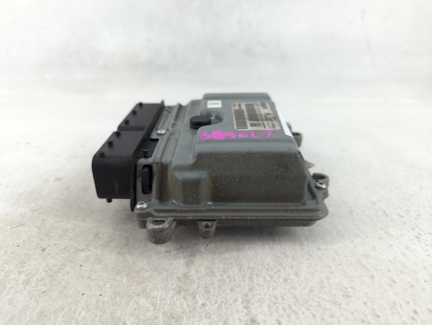 2011 Chevrolet V30 PCM Engine Control Computer ECU ECM PCU OEM P/N:0 261 209 038 Fits OEM Used Auto Parts - Oemusedautoparts