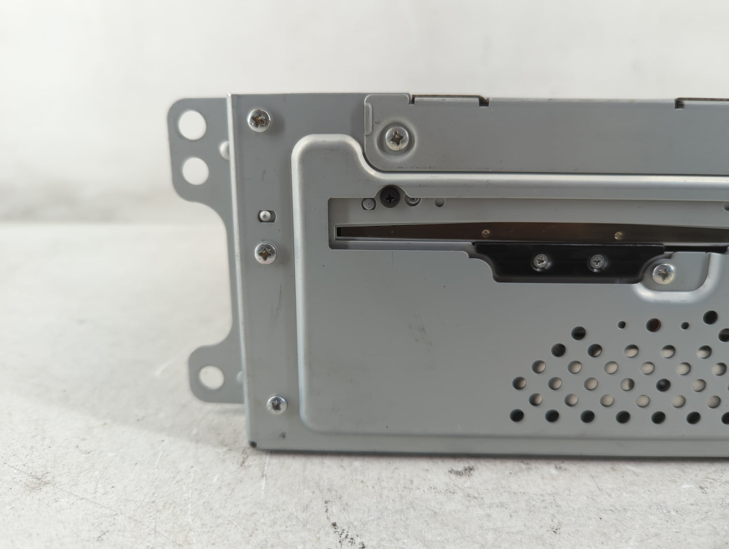 2011 Chevrolet Volt Radio AM FM Cd Player Receiver Replacement P/N:22783165 22850070 Fits OEM Used Auto Parts - Oemusedautop