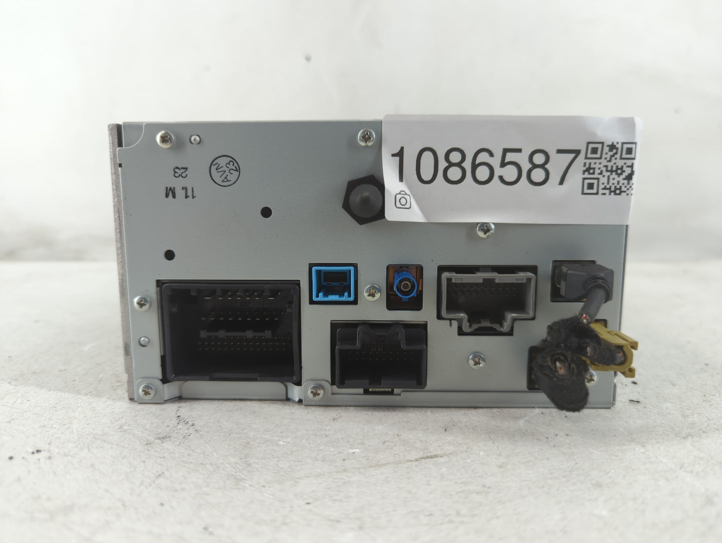 2011 Chevrolet Volt Radio AM FM Cd Player Receiver Replacement P/N:22783165 22850070 Fits OEM Used Auto Parts - Oemusedautop