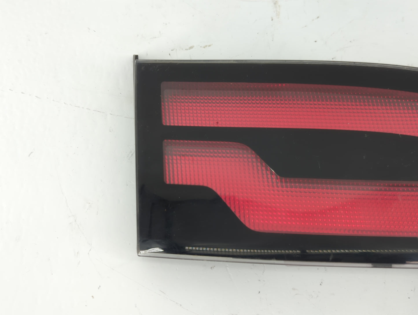 2011-2015 Chevrolet Volt Tail Light Assembly Driver Left OEM P/N:20989184 Fits Fits 2011 2012 2013 2014 2015 OEM Used Auto P