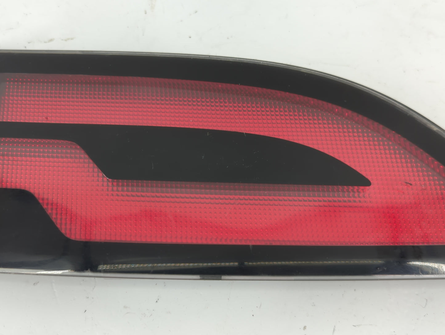 2011-2015 Chevrolet Volt Tail Light Assembly Driver Left OEM P/N:20989184 Fits Fits 2011 2012 2013 2014 2015 OEM Used Auto P