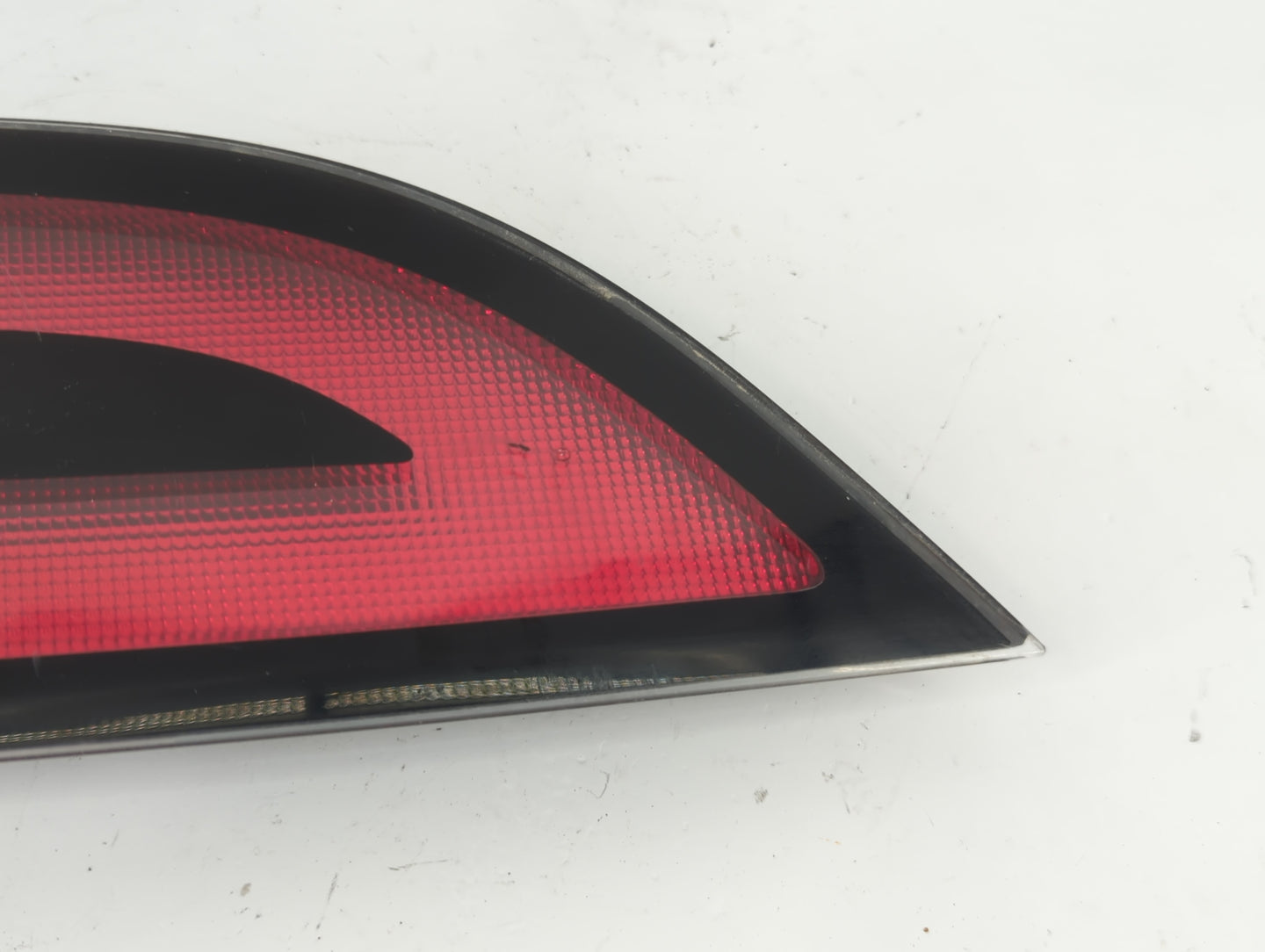 2011-2015 Chevrolet Volt Tail Light Assembly Driver Left OEM P/N:20989184 Fits Fits 2011 2012 2013 2014 2015 OEM Used Auto P