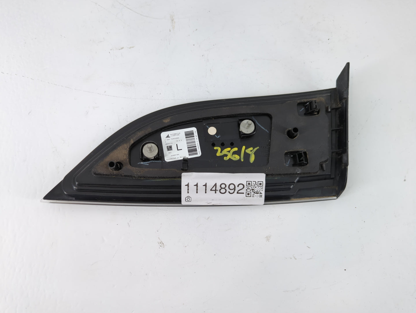 2011-2015 Chevrolet Volt Tail Light Assembly Driver Left OEM P/N:20989184 Fits Fits 2011 2012 2013 2014 2015 OEM Used Auto P