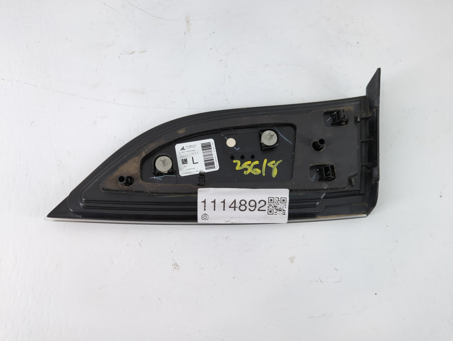 2011-2015 Chevrolet Volt Tail Light Assembly Driver Left OEM P/N:20989184 Fits Fits 2011 2012 2013 2014 2015 OEM Used Auto P