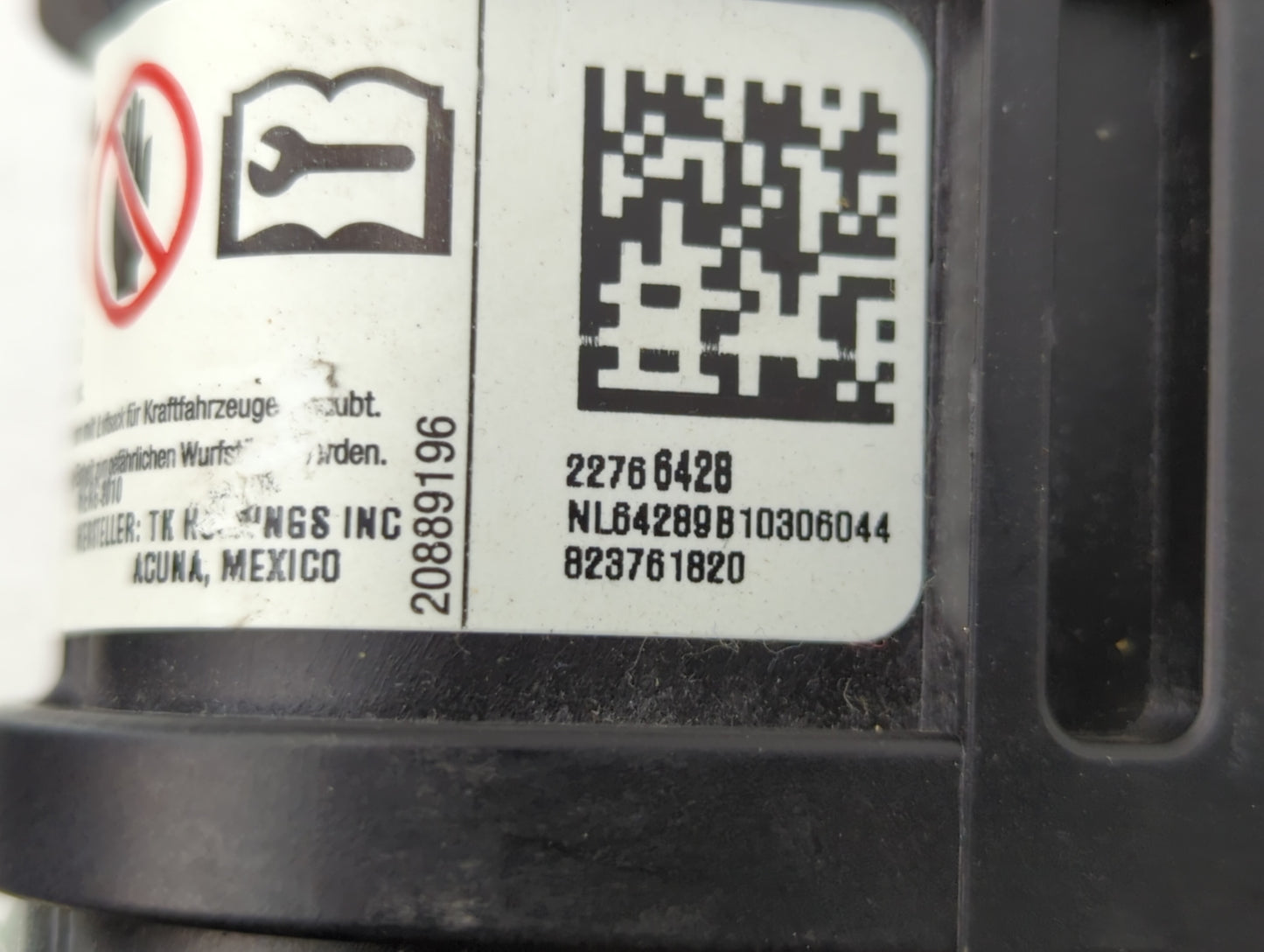 2011 Chevrolet Volt Air Bag Passenger Right Knee OEM P/N:22766428 Fits OEM Used Auto Parts - Oemusedautoparts1.com