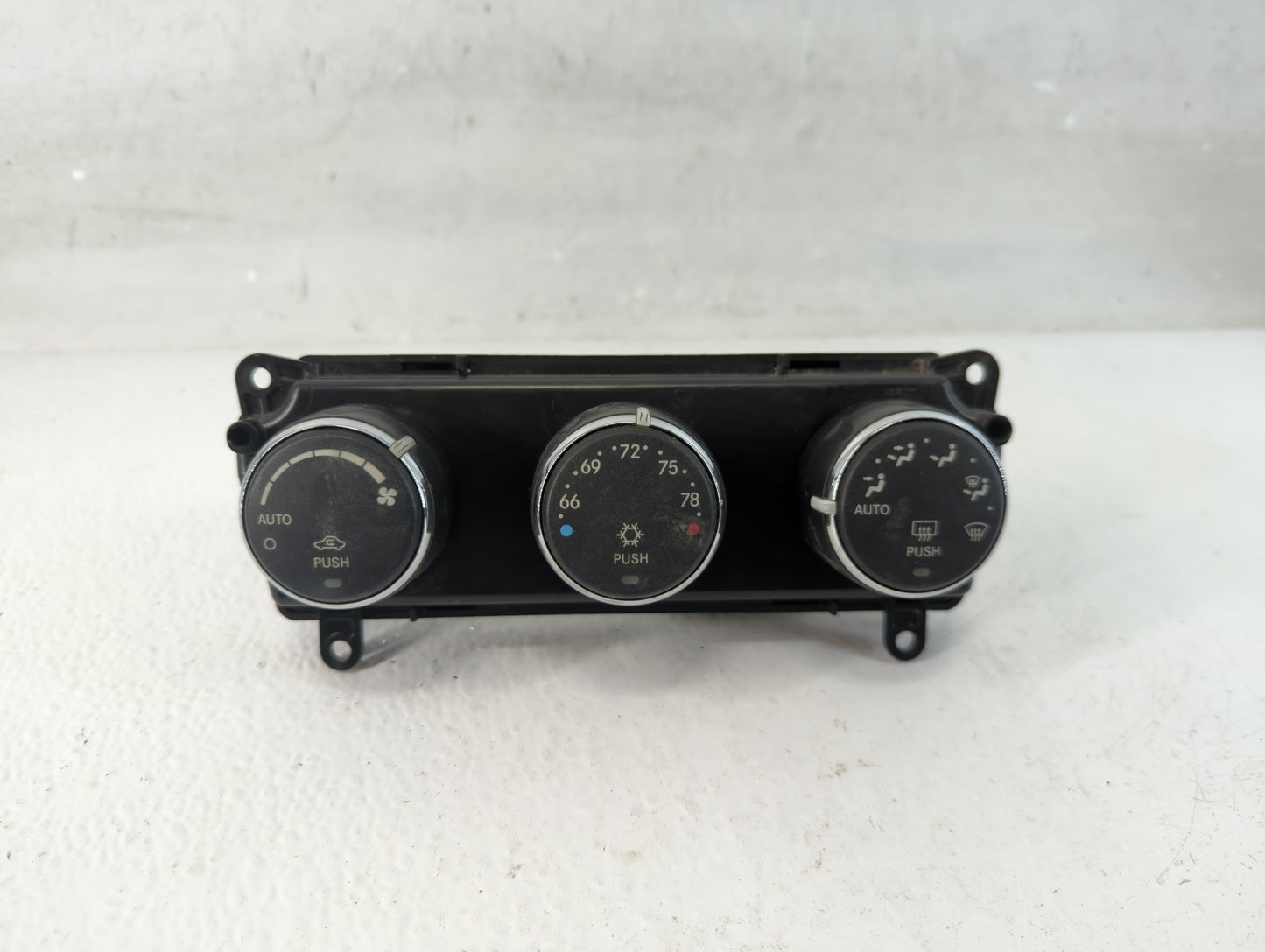 2011-2014 Chrysler 200 Climate Control Module Temperature AC/Heater Replacement P/N:P55111888AF Fits Fits 2011 2012 2013 201