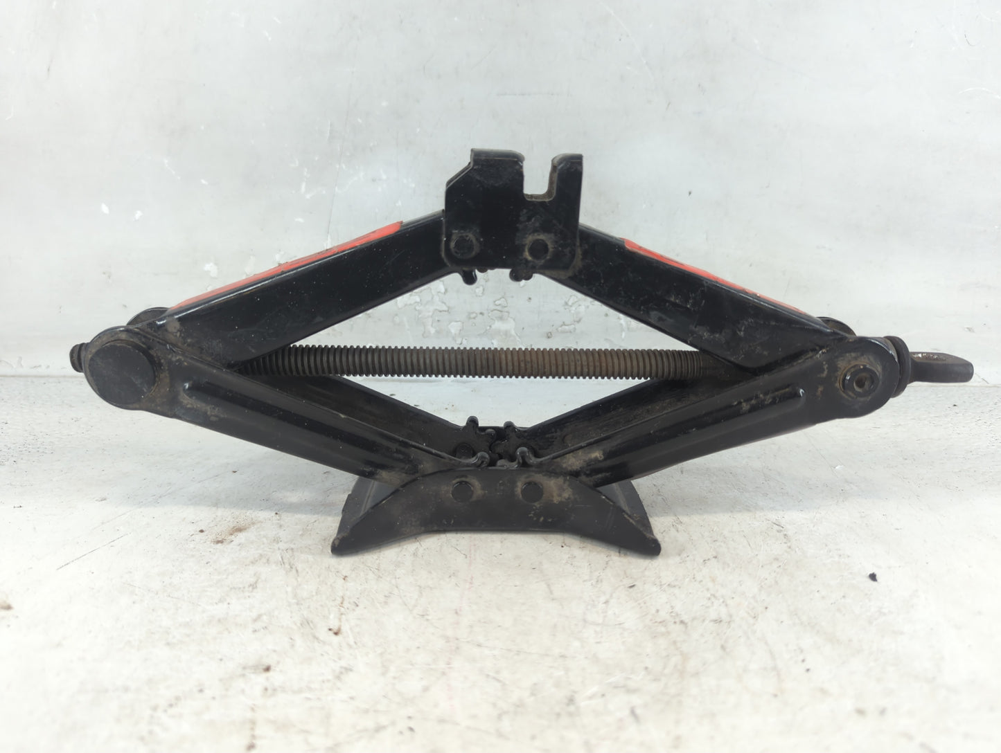 2011 Chrysler 200 Spare Scissor Car Jack - Oemusedautoparts1.com
