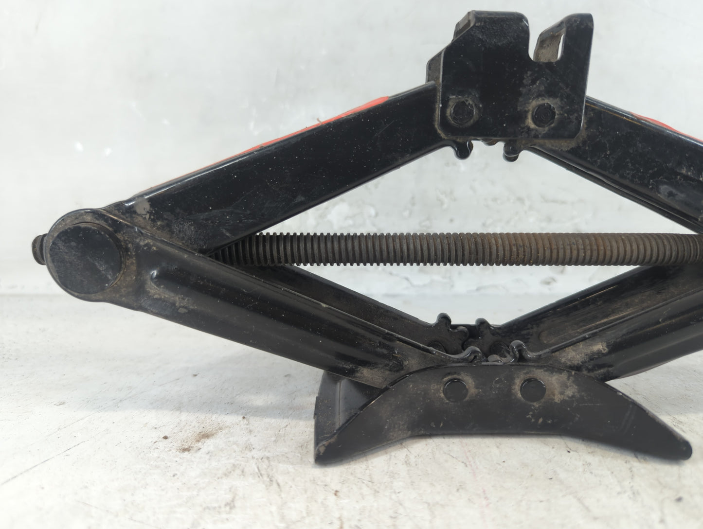 2011 Chrysler 200 Spare Scissor Car Jack - Oemusedautoparts1.com