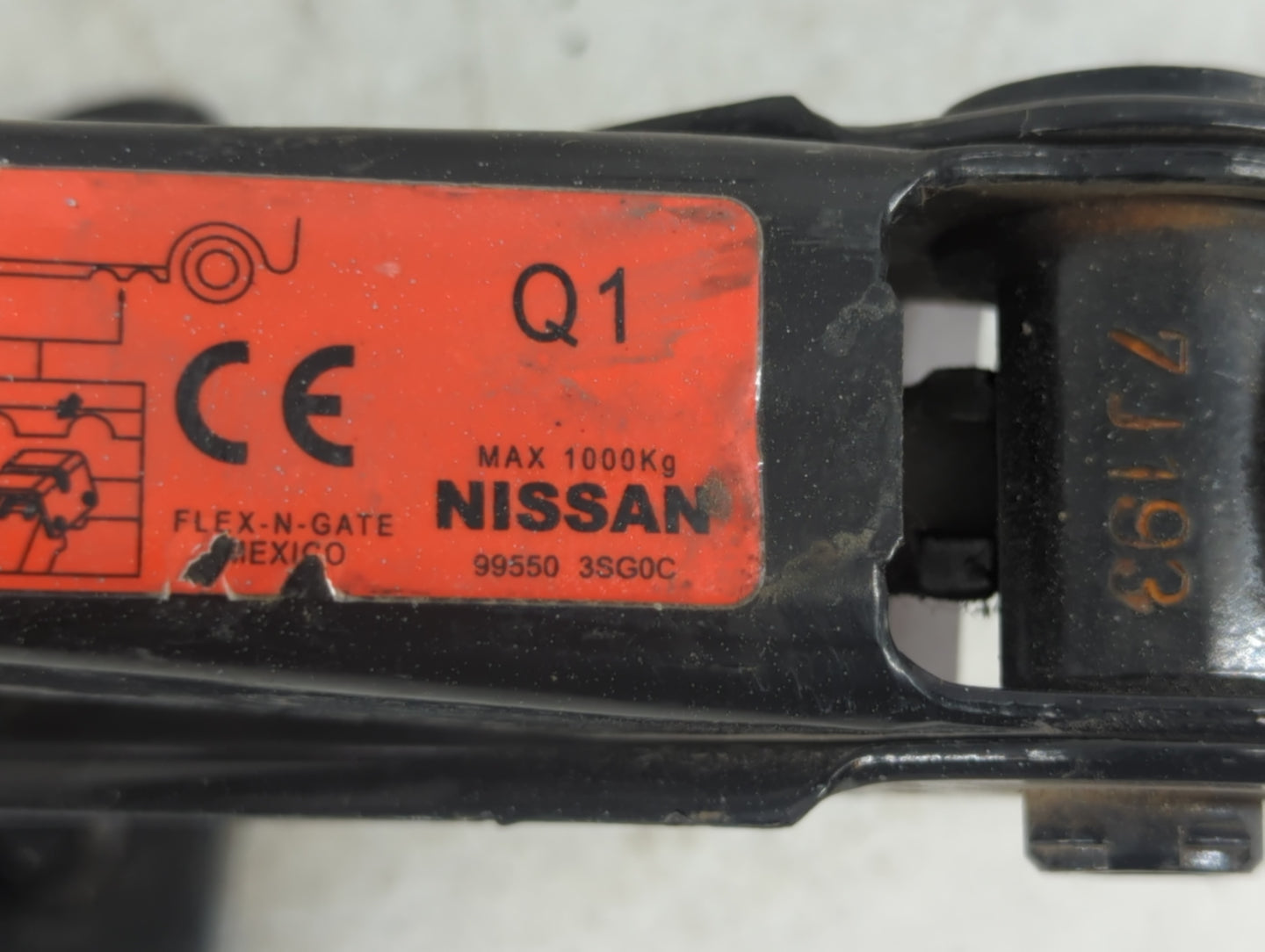 2011 Chrysler 200 Spare Scissor Car Jack - Oemusedautoparts1.com