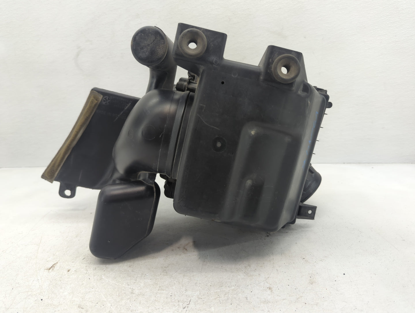 2011-2014 Chrysler 200 Air Cleaner Intake-duct Hose Tube - Oemusedautoparts1.com