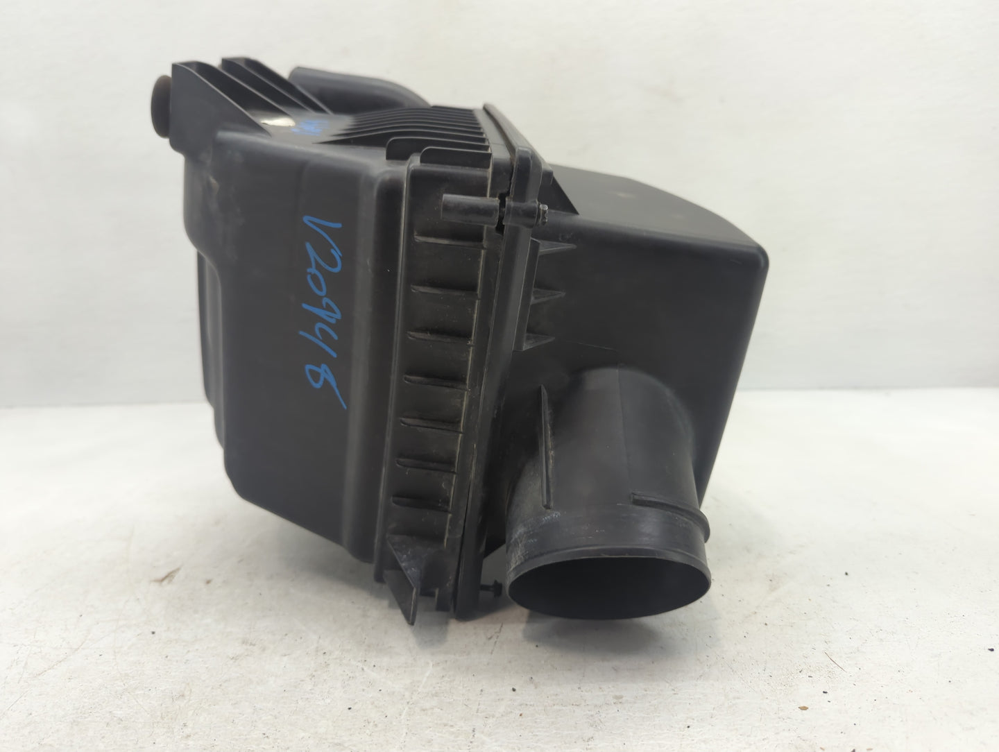 2011-2014 Chrysler 200 Air Cleaner Intake-duct Hose Tube - Oemusedautoparts1.com