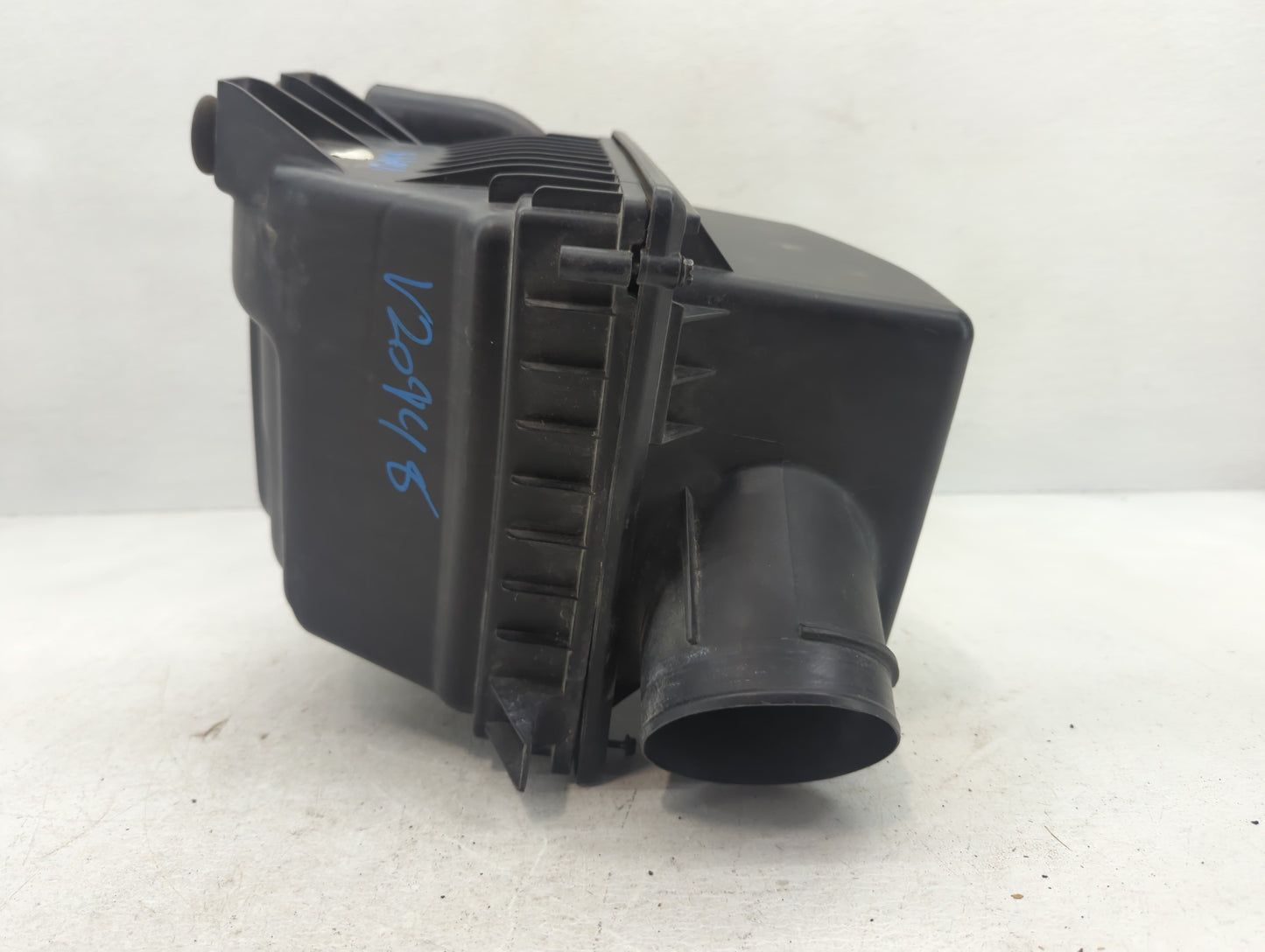 2011-2014 Chrysler 200 Air Cleaner Intake-duct Hose Tube - Oemusedautoparts1.com