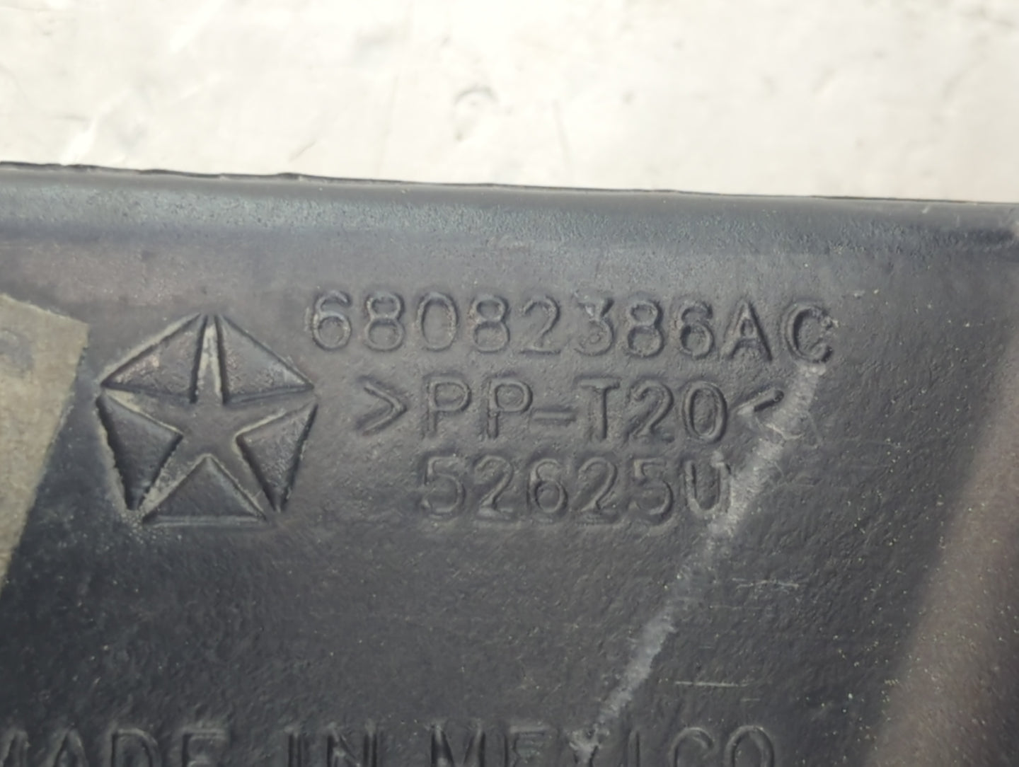 2011-2014 Chrysler 200 Air Cleaner Intake-duct Hose Tube - Oemusedautoparts1.com