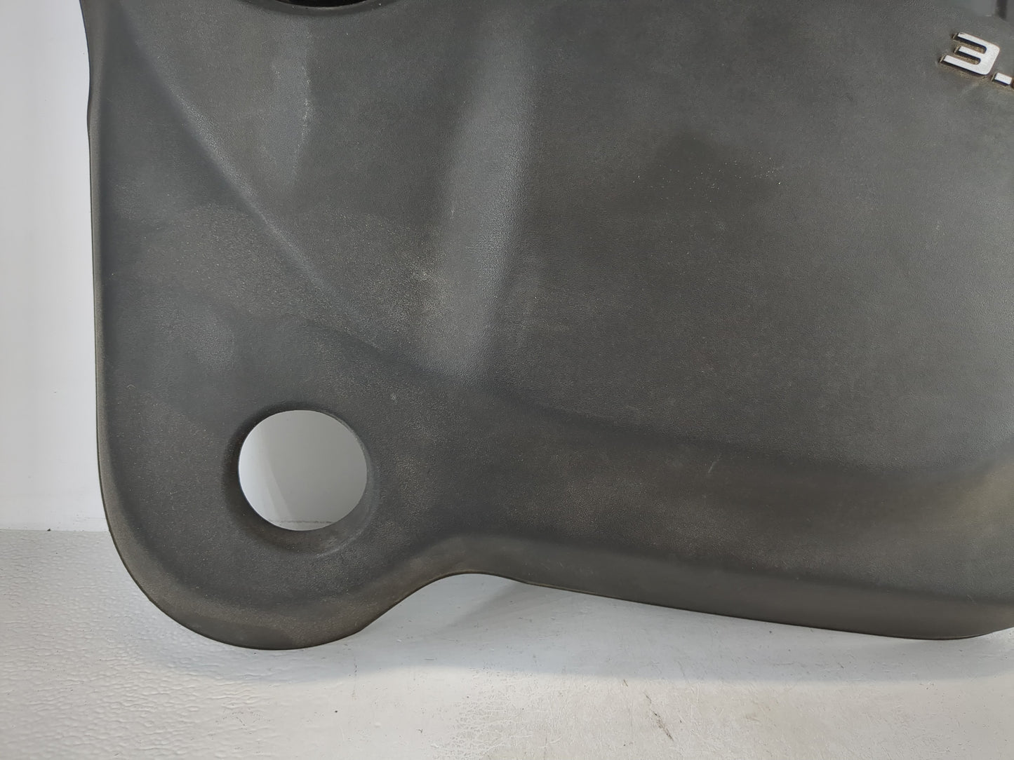 2011 Chrysler 200 Engine Cover - Oemusedautoparts1.com