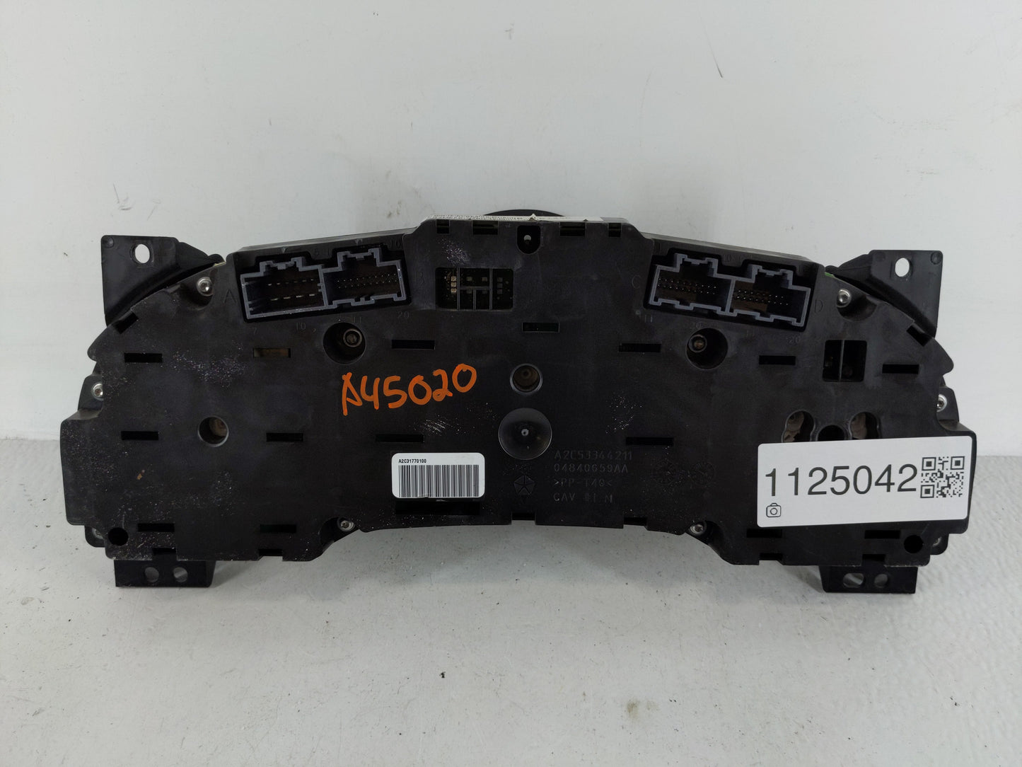 2011-2014 Chrysler 200 Instrument Cluster Speedometer Gauges P/N:P56046514AE Fits Fits 2011 2012 2013 2014 OEM Used Auto Par