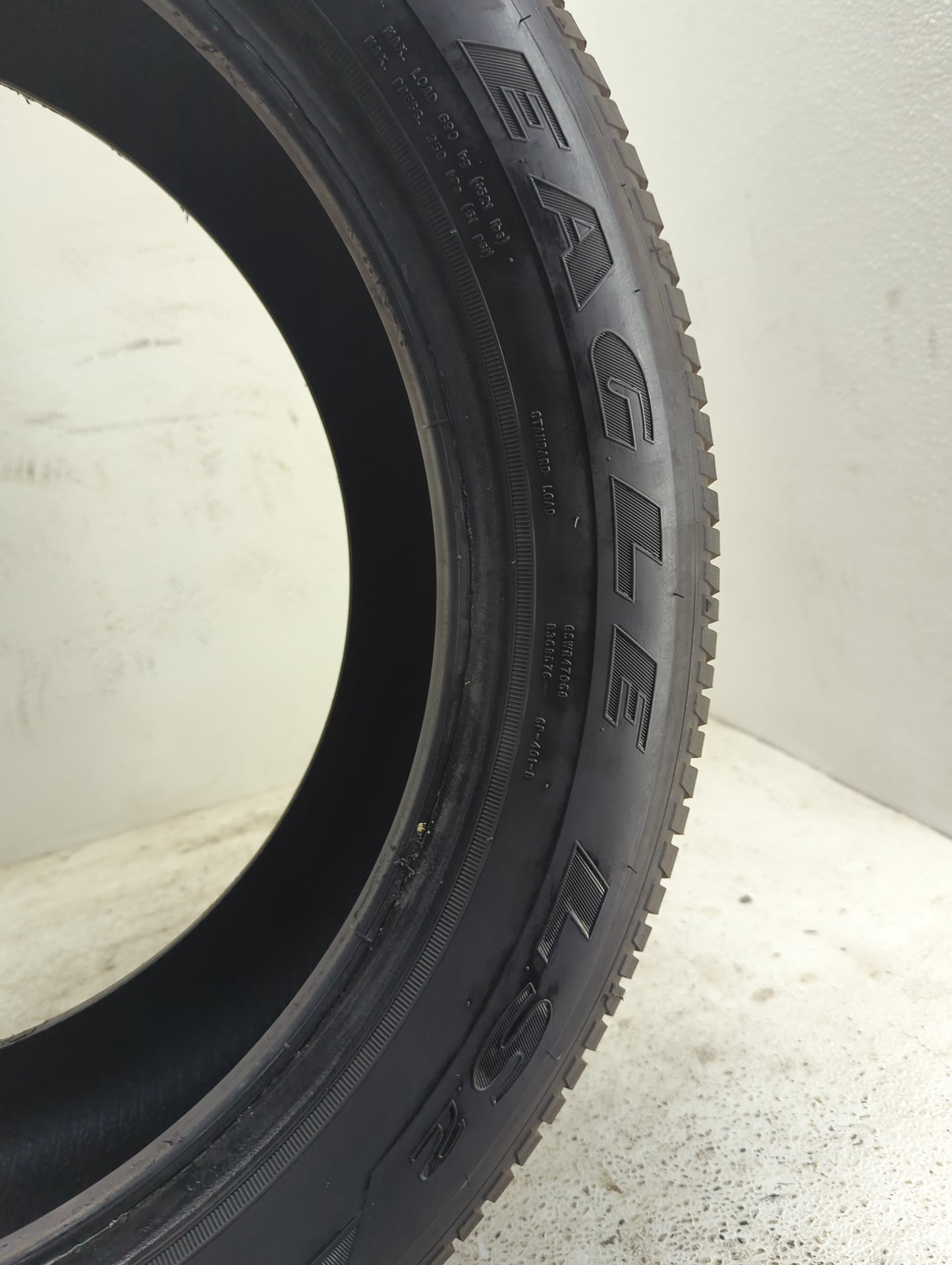 Used Tire 225/50R18 GOOD YEAR EAGLE LS2 95H - Tread Depth 10/32 - Oemusedautoparts1.com