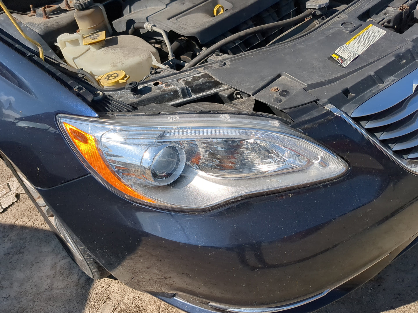 2011-2014 Chrysler 200 Passenger Right Oem Head Light Headlight Lamp - Oemusedautoparts1.com