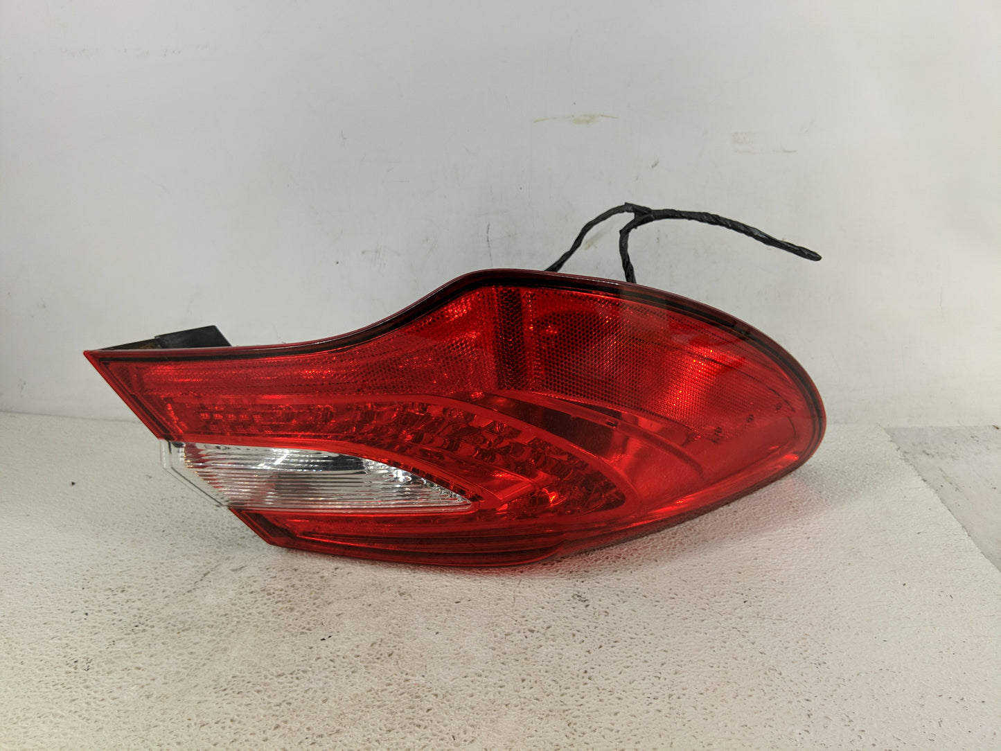 2011-2014 Chrysler 200 Tail Light Assembly Driver Left OEM P/N:05182525AE Fits Fits 2011 2012 2013 2014 OEM Used Auto Parts 
