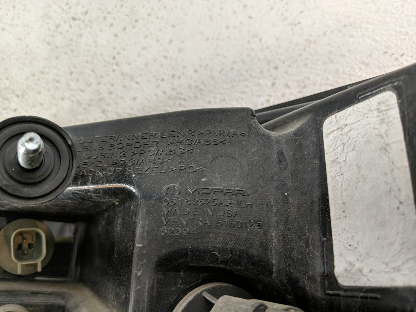 2011-2014 Chrysler 200 Tail Light Assembly Driver Left OEM P/N:05182525AE Fits Fits 2011 2012 2013 2014 OEM Used Auto Parts 