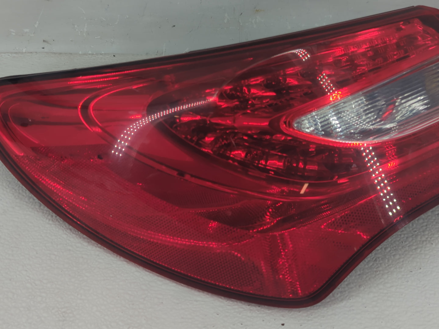2011-2014 Chrysler 200 Tail Light Assembly Driver Left OEM P/N:05182525AE Fits Fits 2011 2012 2013 2014 OEM Used Auto Parts 