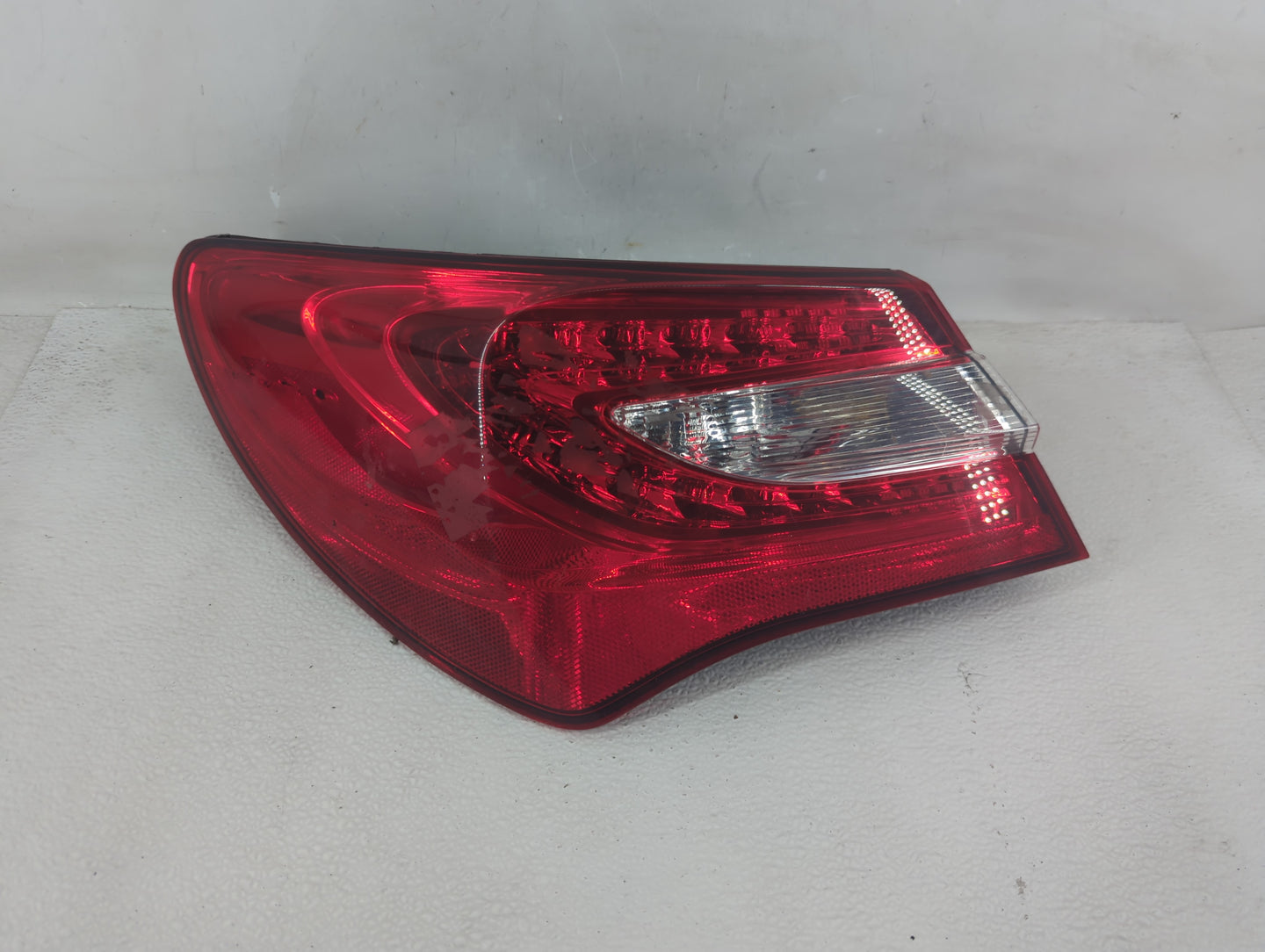 2011-2014 Chrysler 200 Tail Light Assembly Driver Left OEM P/N:05182525AE Fits Fits 2011 2012 2013 2014 OEM Used Auto Parts 