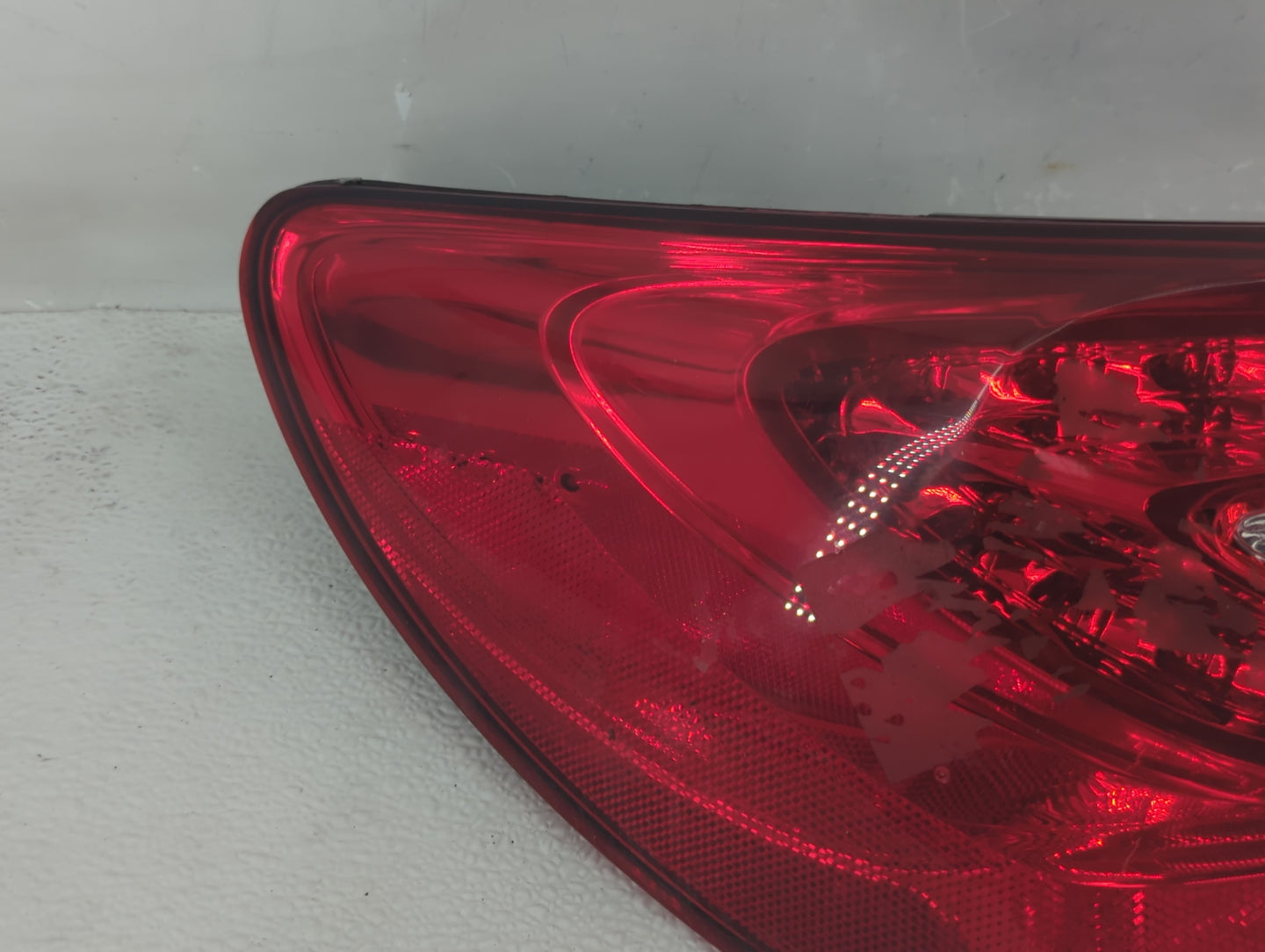 2011-2014 Chrysler 200 Tail Light Assembly Driver Left OEM P/N:05182525AE Fits Fits 2011 2012 2013 2014 OEM Used Auto Parts 