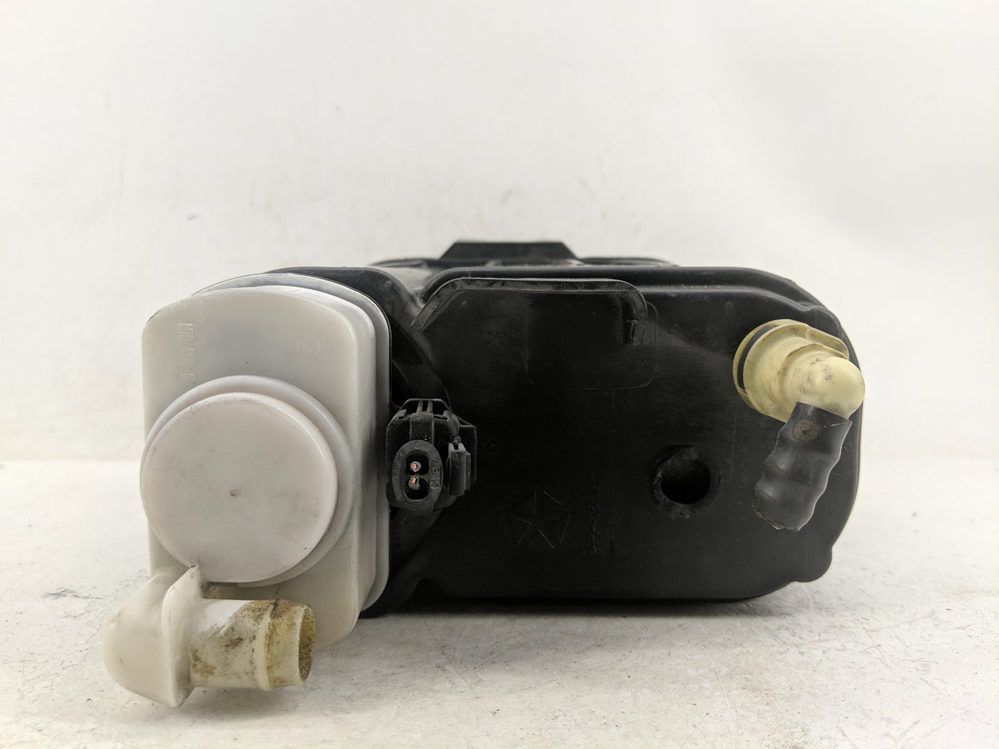2011 Chrysler 200 Fuel Vapor Charcoal Canister - Oemusedautoparts1.com