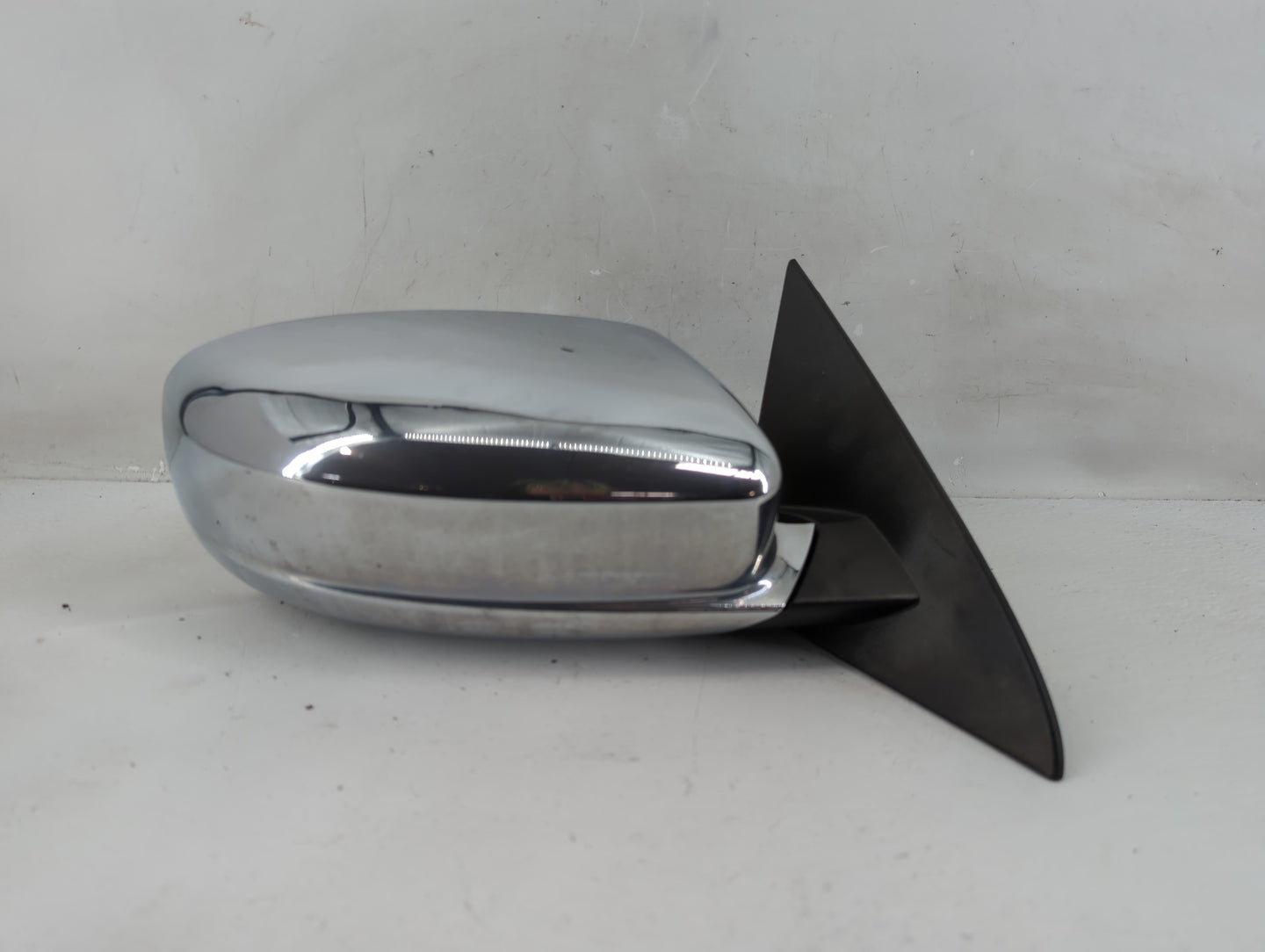2011-2014 Chrysler 200 Passenger Side View Mirror - Right Door Mirror OEM Used - Oemusedautoparts1.com