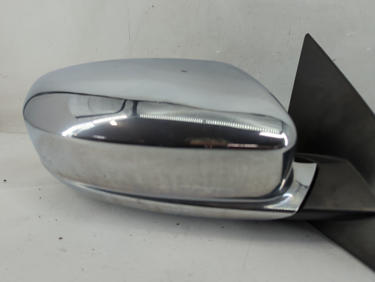 2011-2014 Chrysler 200 Passenger Side View Mirror - Right Door Mirror OEM Used - Oemusedautoparts1.com