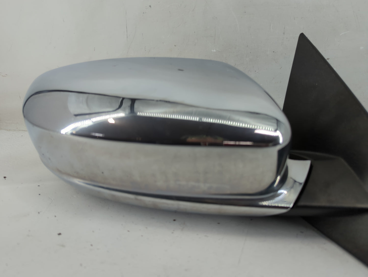 2011-2014 Chrysler 200 Passenger Side View Mirror - Right Door Mirror OEM Used - Oemusedautoparts1.com