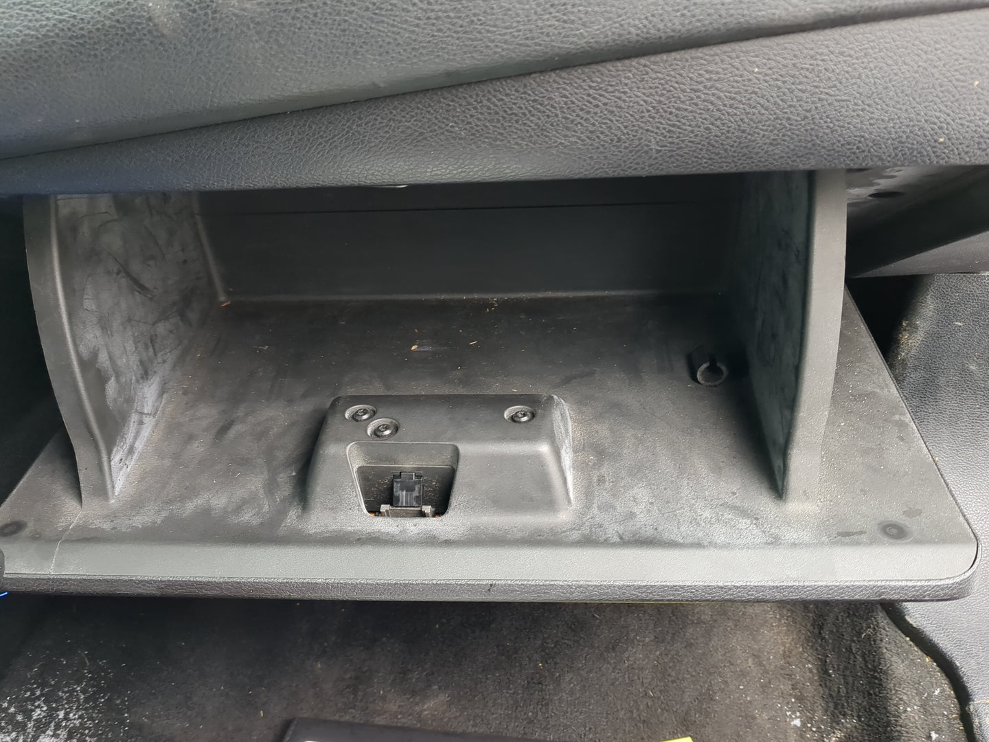 2011 Chrysler 200 Passenger Glove Box Door Storage Compartment 1248550 - Oemusedautoparts1.com