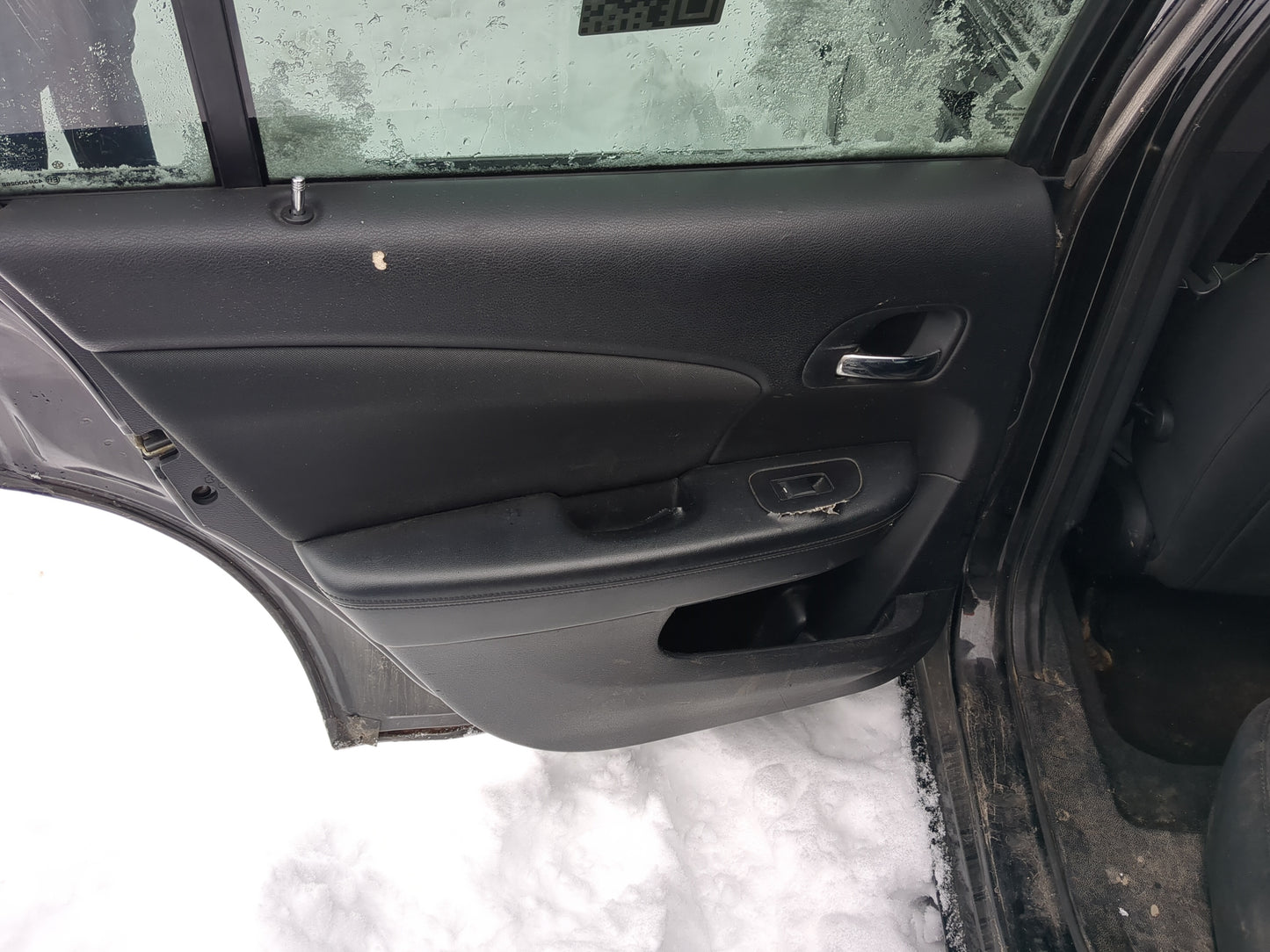 Chrysler 200 Driver Rear Door Oem - Oemusedautoparts1.com